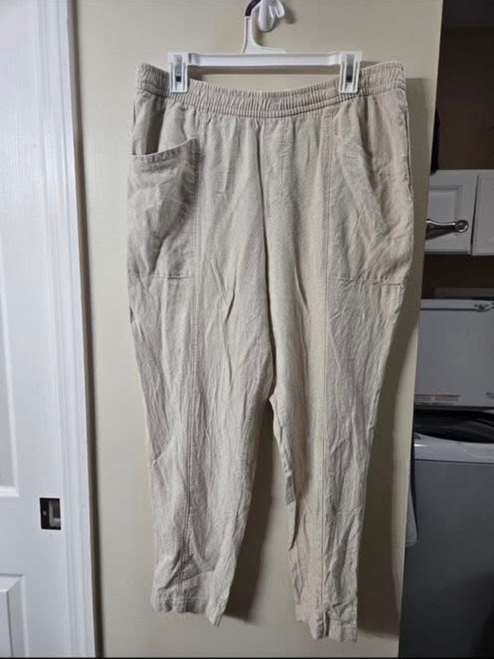 Women's Cropped Elastic-Waist Ankle Pants in Tan